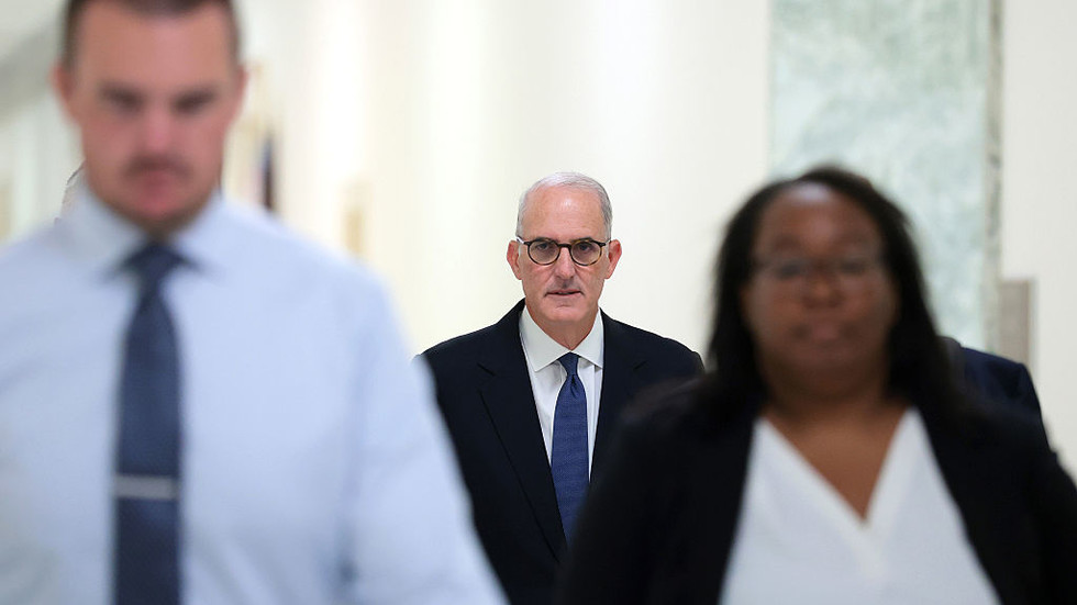 Longtime Clinton aide ‘can’t remember’ why he said ex-president visited Epstein island
