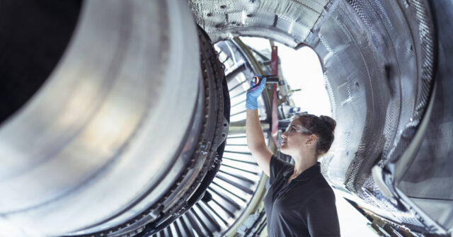 U.S. Manufacturing Grows Amid Strong Demand, Declining Inflationary Pressures