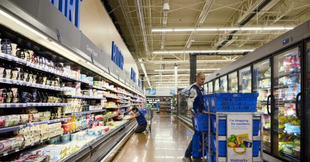 Walmart Cuts Prices on Thousands of Summer Items, Drawing Trump’s Praise