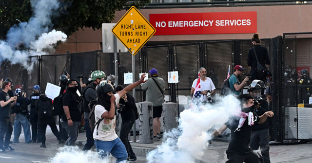 Authorities: Store Clerk Helps Foil Ex-Navy SEAL’s Plot to Attack Police with Explosives at No Kings Protest