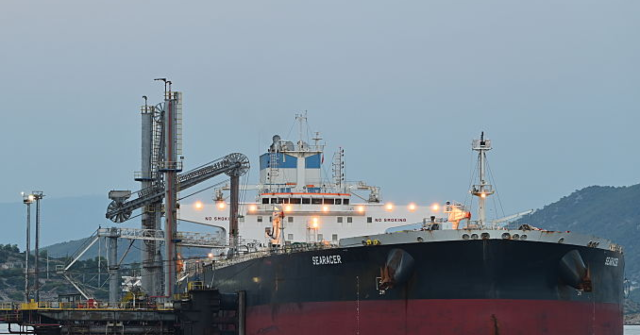 Gulf Nations Accelerate Efforts to Bypass Iran and Strait of Hormuz