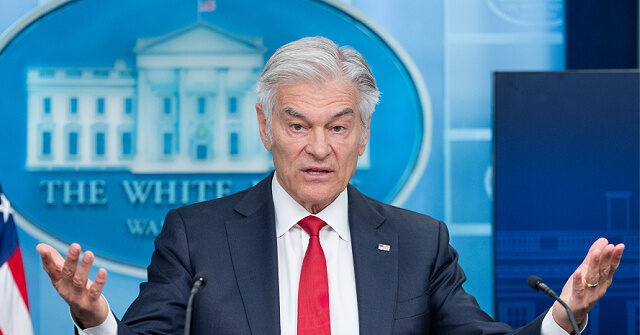Milwaukee Coffee Shop Responds to Criticism of Staff Photo with Dr. Oz: ‘We Welcome Every Customer’