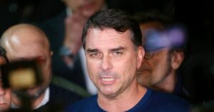 Brazil’s Dictator-Judge Bans Flávio Bolsonaro from Visiting Dad Jair Until After Presidential Election