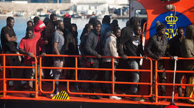 Almost 1 million illegal migrants apply for Spanish legalization