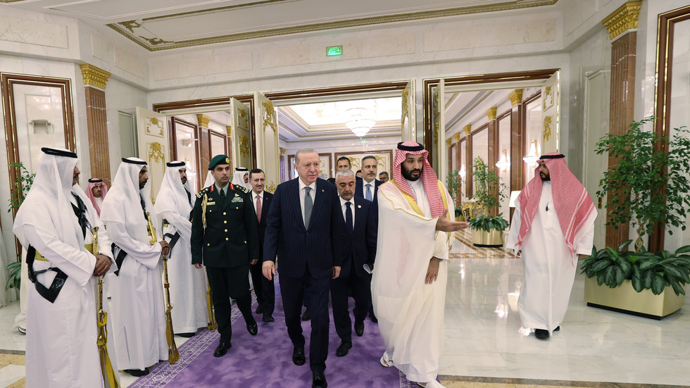 Can ‘Islamic NATO’ rein in both Israel and Iran?