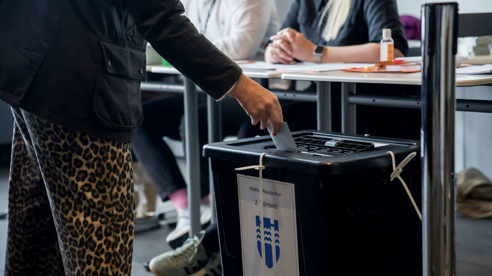Icelanders give cold shoulder to EU’s ‘bureaucrats and warmongering’ (VIDEO)