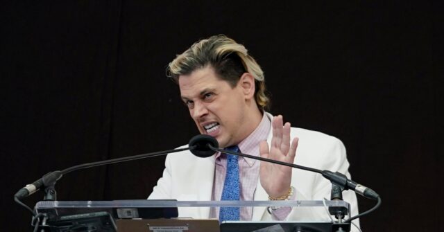 Milo Yiannopoulos Deported Back to Britain Following ICE Arrest
