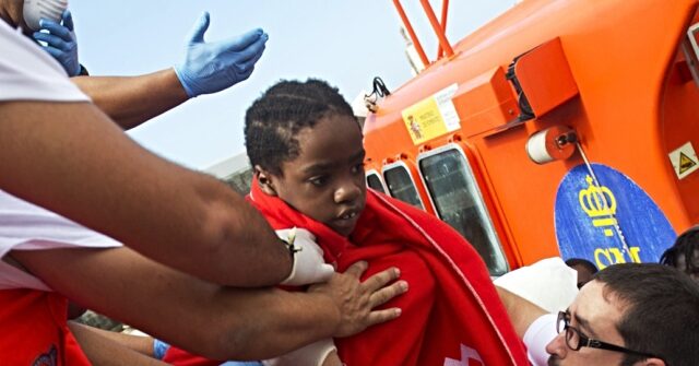 Ceuta: Spanish Govt Readying for ‘Urgent’ Transfer of 500+ Minor Migrant Girls to Mainland Spain