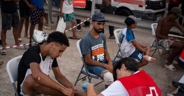 Spanish Health Minister Claims ‘Xenophobic’ to Say Migrants Brought Diseases to Ceuta, But Admits Tuberculosis Cases