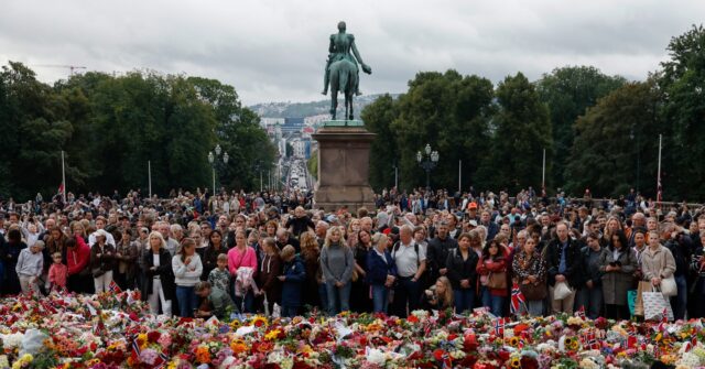 Tens of Thousands Gather in Oslo to Mourn Norway’s King Harald V