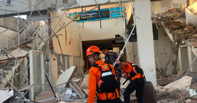 WATCH — Quake Rocks Indonesia: Buildings Collapse, 38 Reported Dead