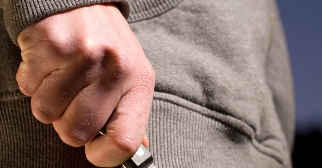 Middle School Students Tackle, Subdue Knife-Wielding Attacker