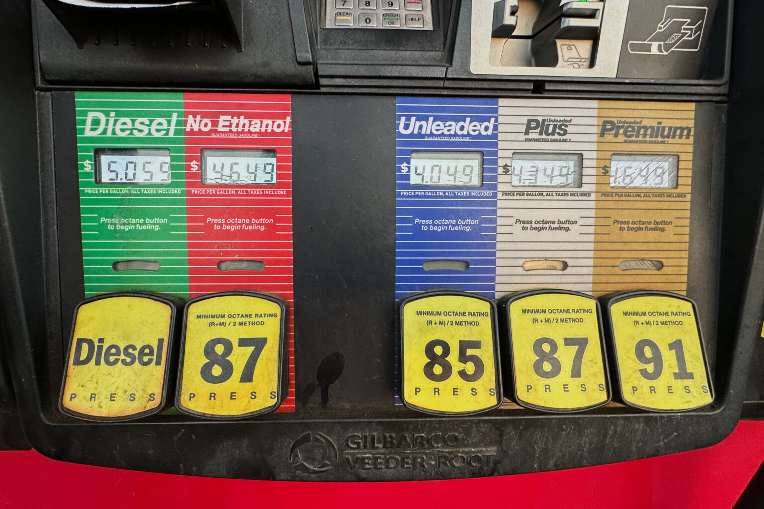 Gas prices were a staple of GOP ads in 2024. Now it’s Democrats’ turn.