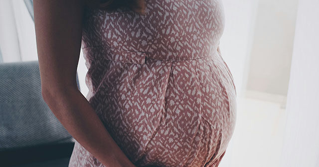 Report: Surrogate Mother Fights Against Parents Demanding Abortion After Baby Diagnosed with Heart Condition