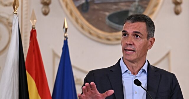 Spain’s Vox Conservatives: Put Socialist PM on ‘Defendant’s Bench’ After Moroccan Invasion