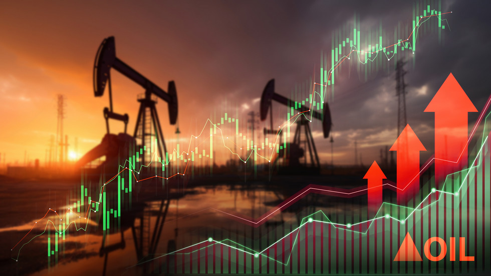 Oil tops $100 as Middle East conflict intensifies