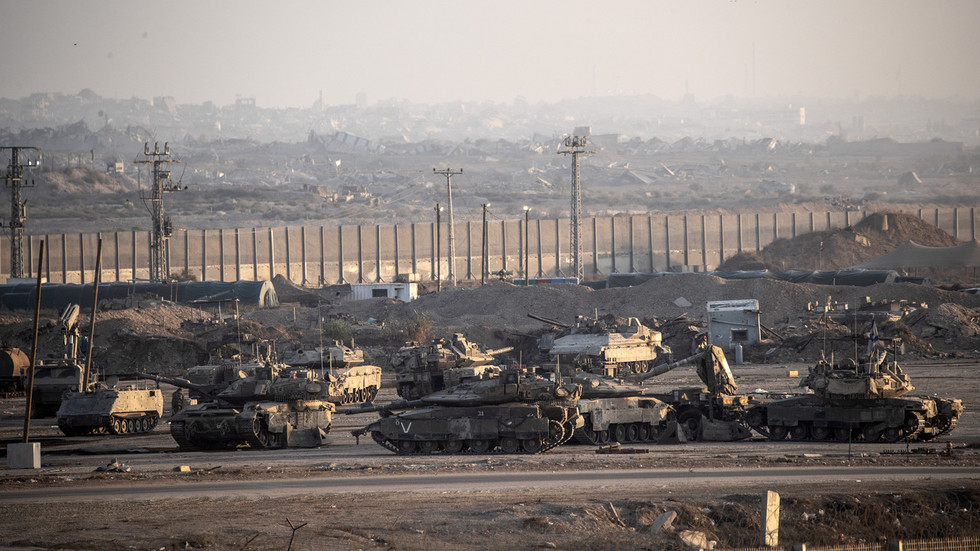 Netanyahu proposes stripping IDF critics of Israeli citizenship
