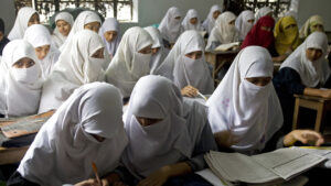 Italy bans burqas in schools