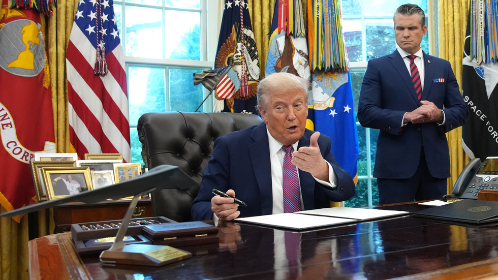 Trump preparing to bomb Iran after midterms – WSJ