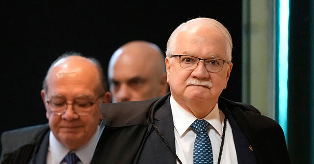 Brazil Ex-Supreme Court Chiefs Urge Solution to Top Court ‘Civil War’