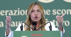 Meloni Announces Plan to Ban Burqas in Schools, Limit Number of Migrants in Classrooms