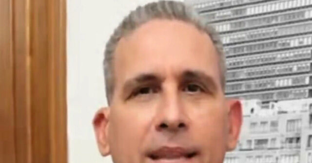 VIDEO: Venezuelan Regime Detains Dissident Mayor Hours After Return from Exile