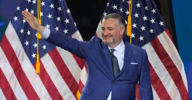 Fired-Up Crowd Interrupts Ted Cruz with ‘Ted, You Suck!’ Chants