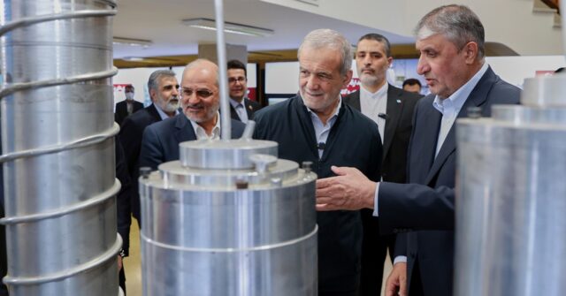 Russia Announces Plans to Build More Nuclear Projects in Iran