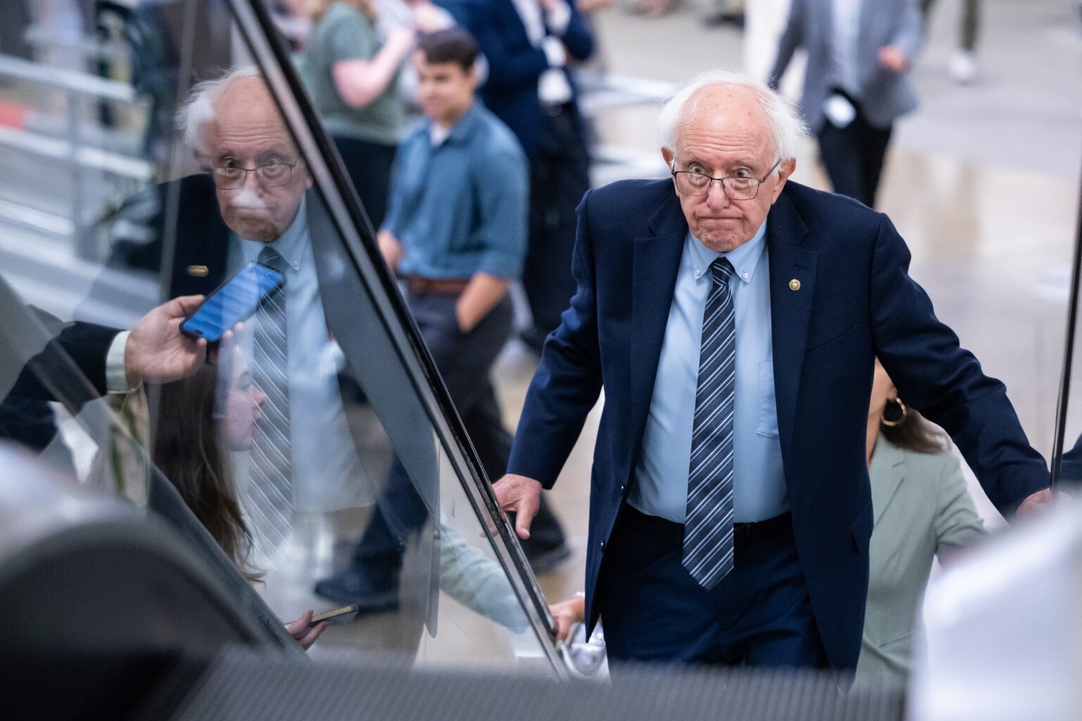 Sanders, Casar introduce ‘superintelligence’ ban